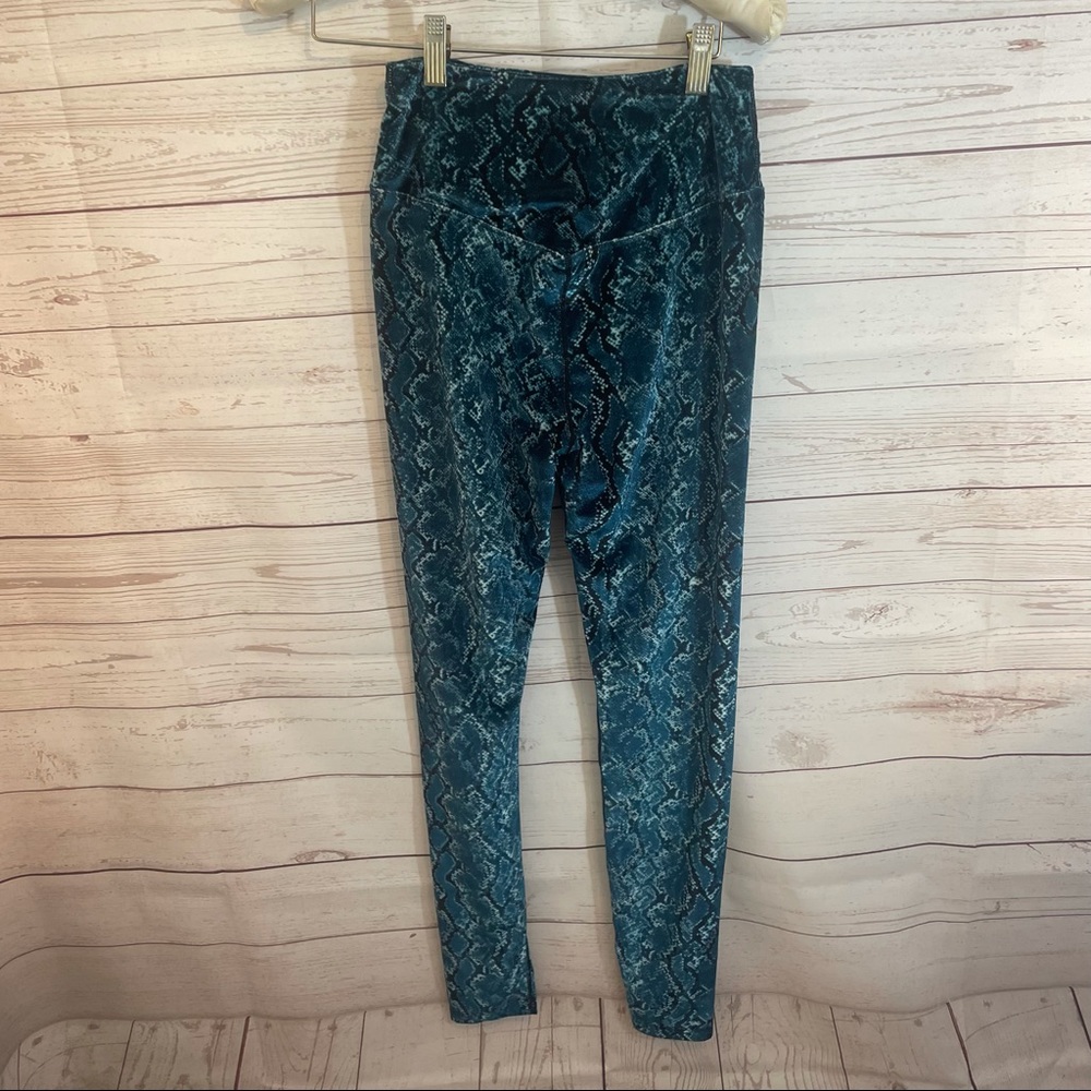 Carbon38 Blue Snake Print Leggings - Picture 5 of 6